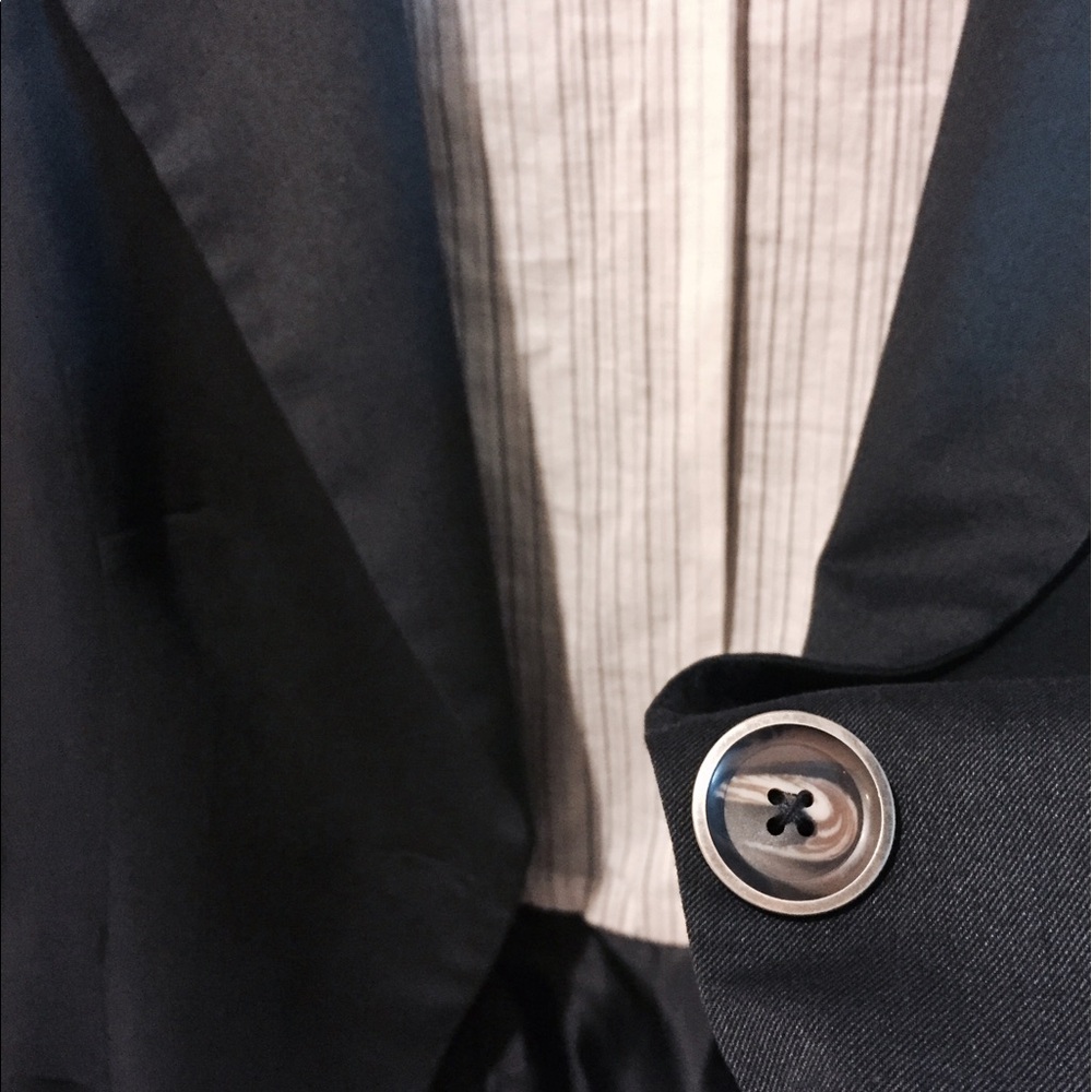 CABI Peplum Blazer with Cotton Lining💝 - Picture 7 of 8